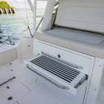 Boston Whaler 345 Conquest Seating