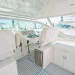 Cabo 38 Express helm Seating