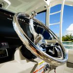 Boston Whaler 420 Outrage Helm