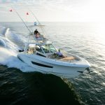 Boston Whaler 420 Outrage Running