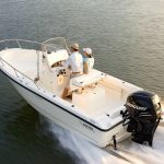 Boston Whaler 190 Outrage Running
